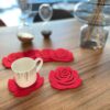 Prachtige en romantische vilt onderzetters in de vorm van een roos van mijnonderzetters.nl webshop