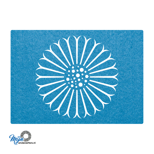 Decoratieve placemat met een zonnebloem motief in de kleur lichtblauw van mijnonderzetters.nl