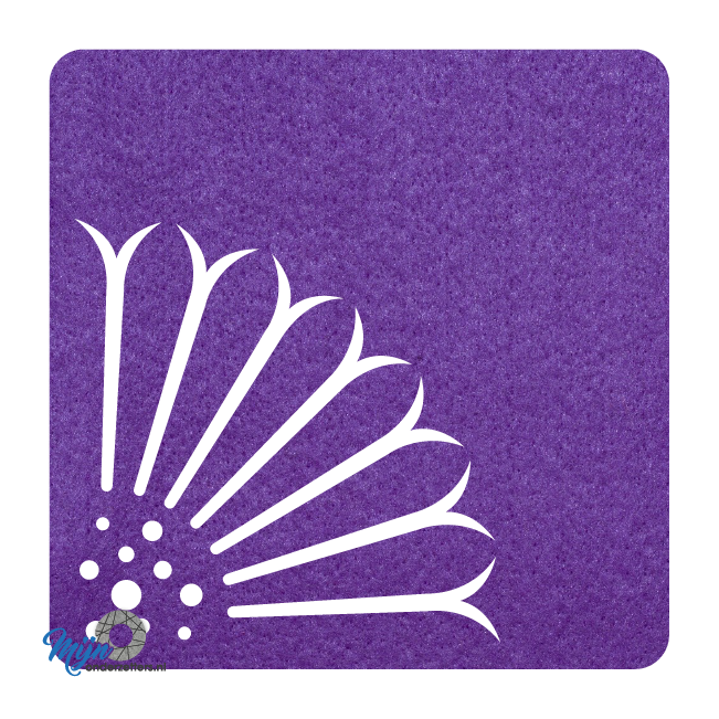 Vierkante vilt onderzetters in de kleur paars met een zonnebloem motief bij mijnonderzetters.nl webshop