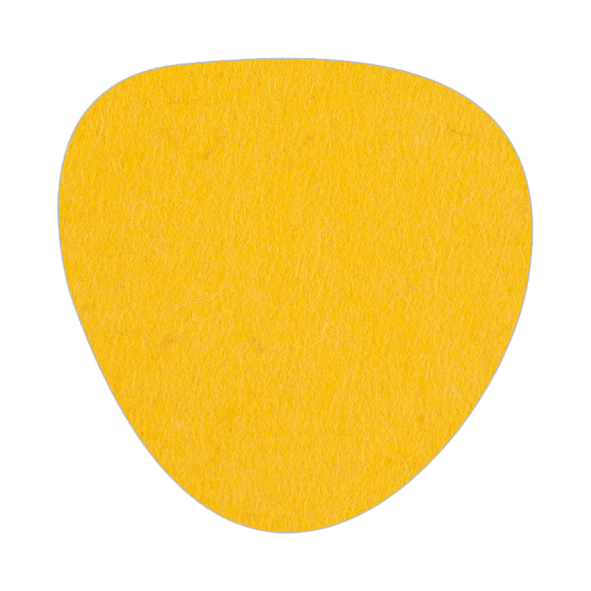 Uniek gevormde gele vilt pan onderzetter in de vorm van een kei bij mijnonderzetters.nl webshop