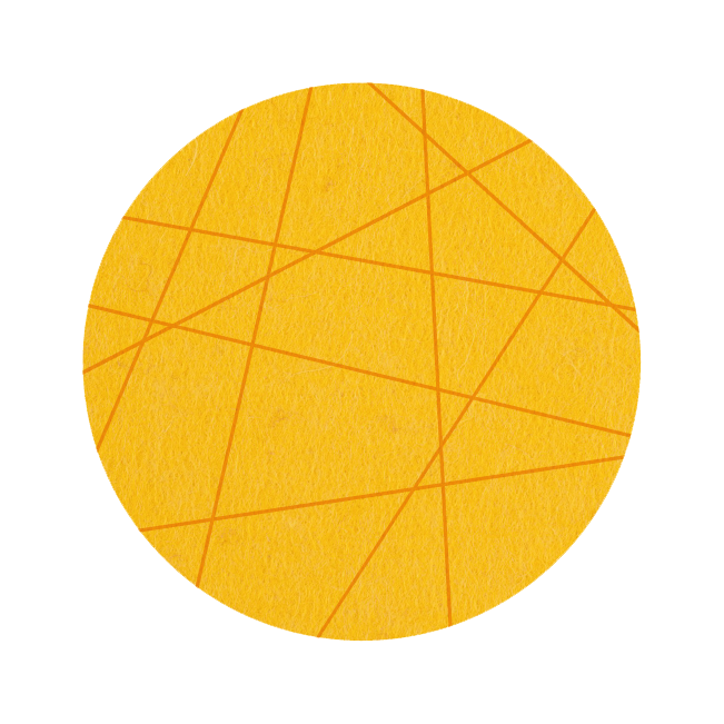 Strak vormgegeven ronde vilt onderzetter met lijnen als motief in de kleur geel bij mijnonderzetters.nl webshop