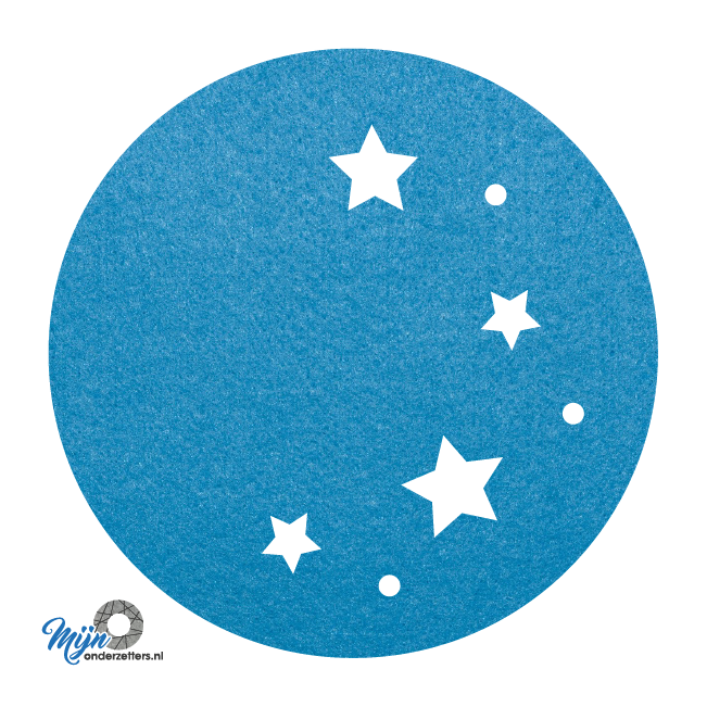 lichtblauwe vilt onderzetters met uitgesneden sterrenhemel als vorm van mijnonderzetters.nl webshop
