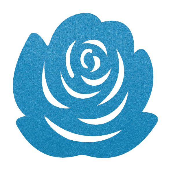Romantische lichtblauwe vilt onderzetter in de vorm van een roos bij mijnonderzetters.nl webshop